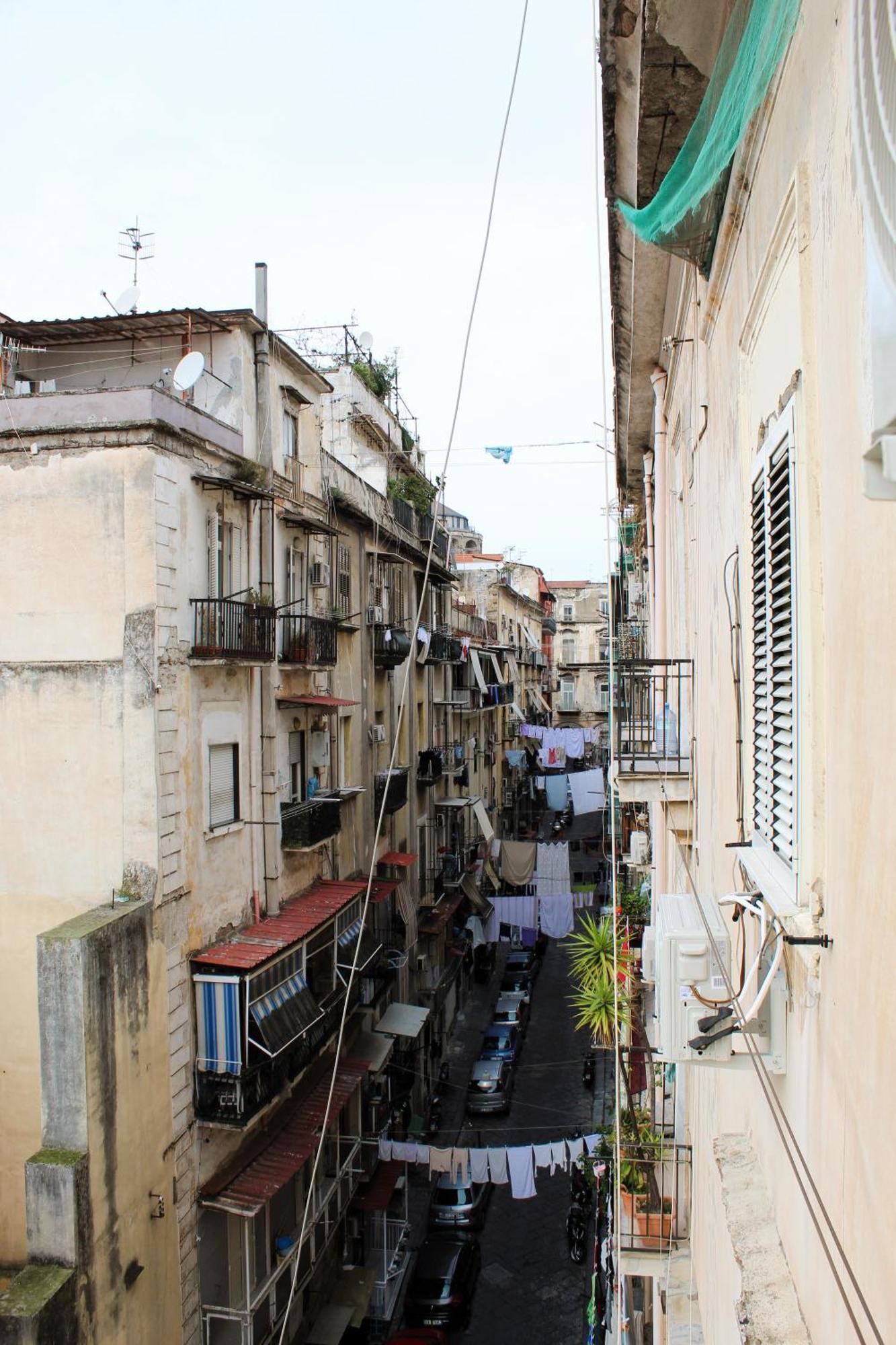 Blackwoody Contemporary Rooms - Napoli Centro Storico Екстериор снимка