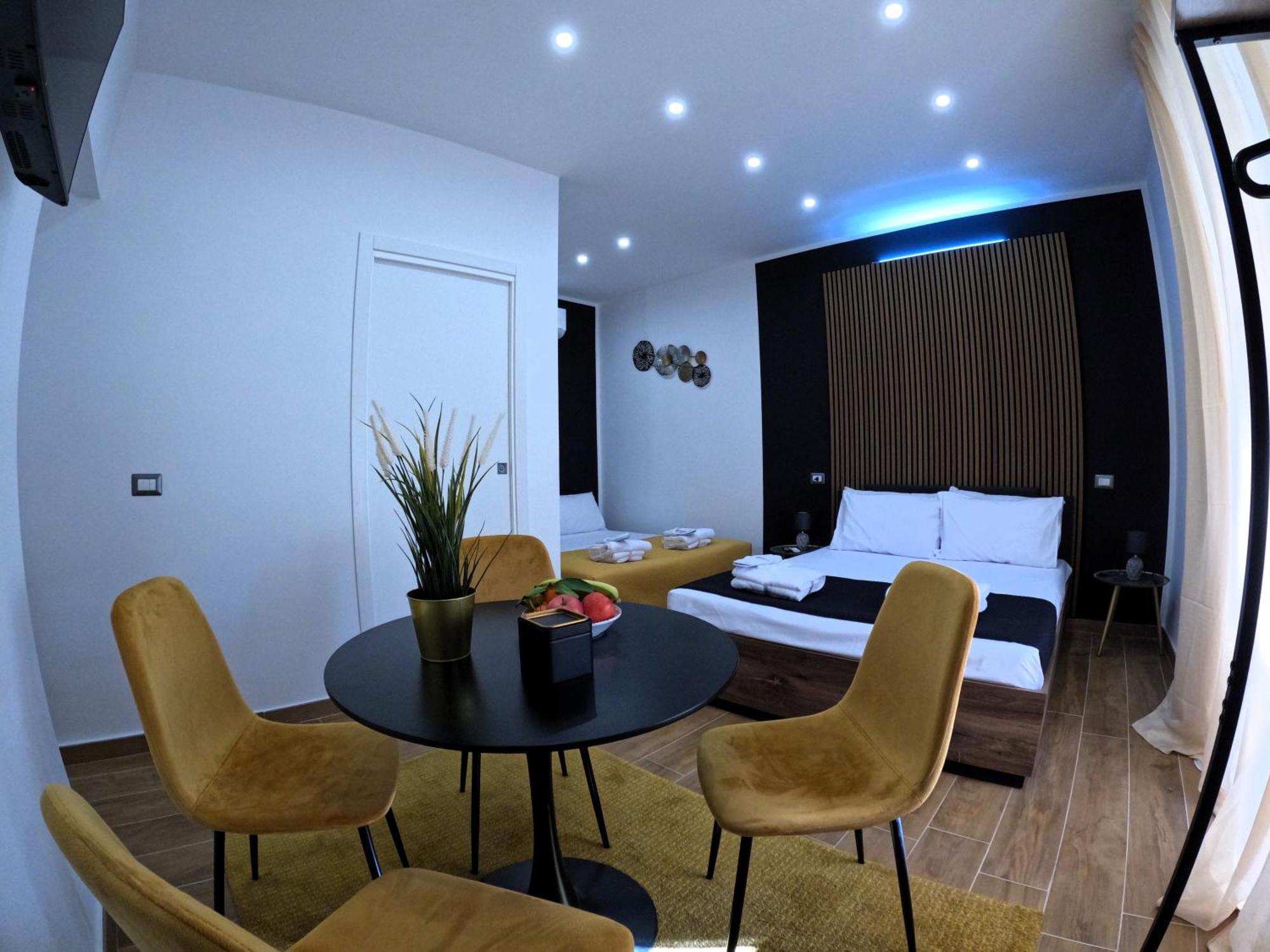 Blackwoody Contemporary Rooms - Napoli Centro Storico Екстериор снимка
