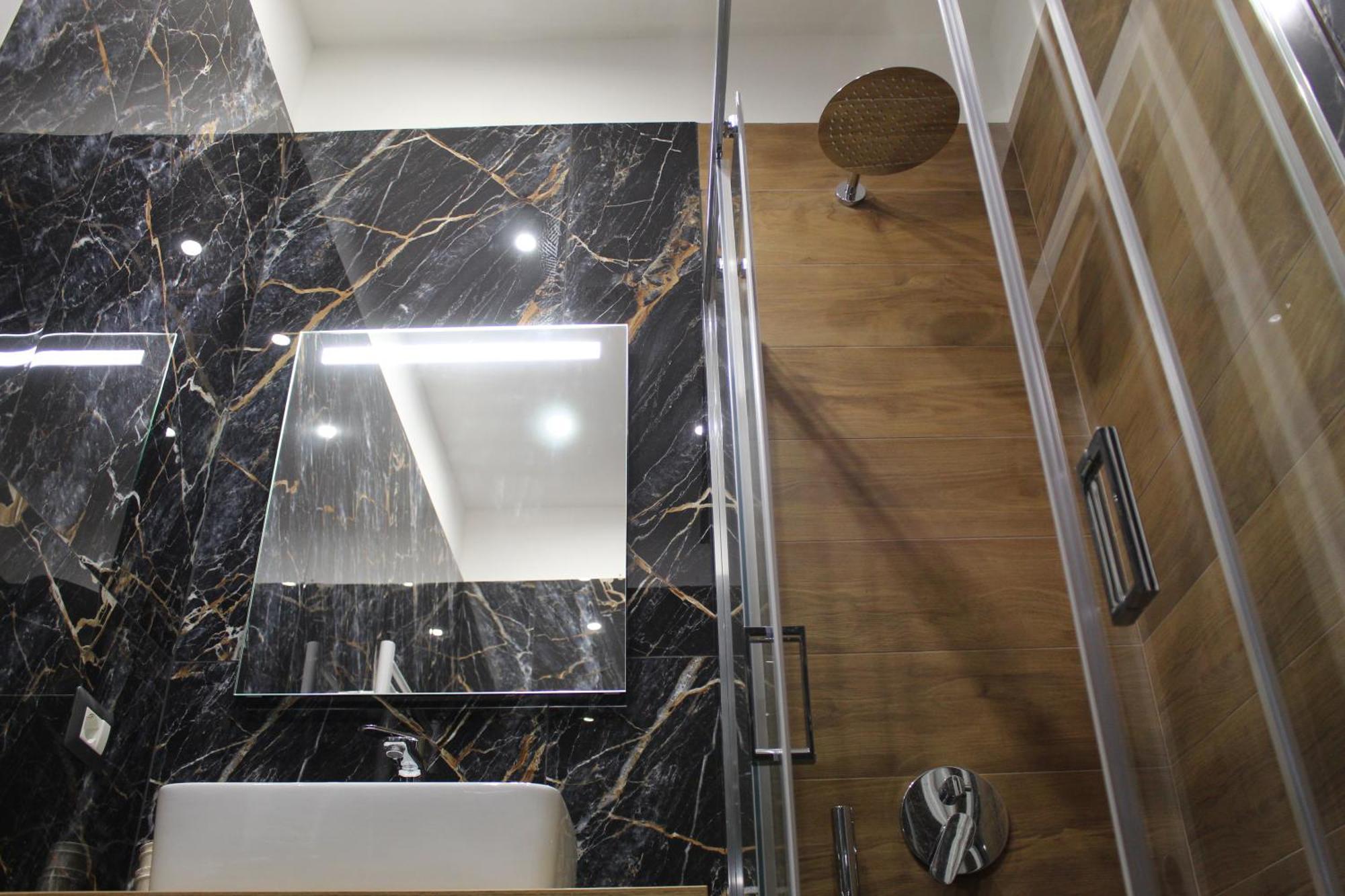Blackwoody Contemporary Rooms - Napoli Centro Storico Екстериор снимка