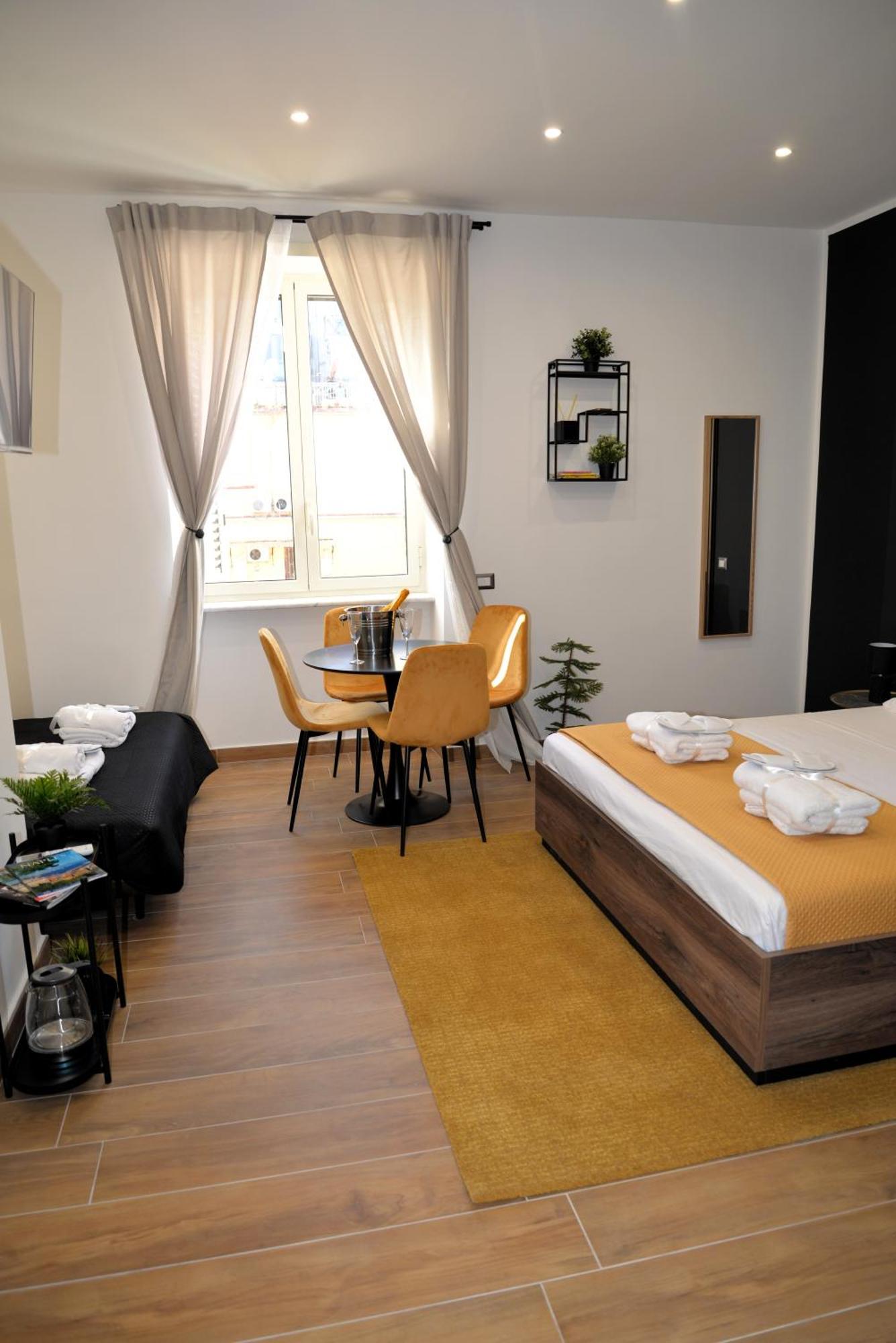 Blackwoody Contemporary Rooms - Napoli Centro Storico Екстериор снимка
